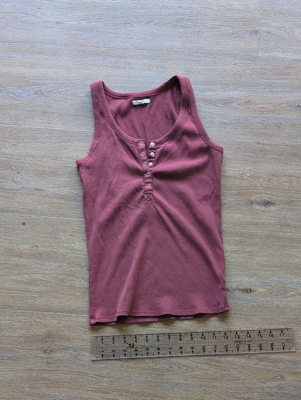 Women’s Ribbed Cotton Henley Tank Top - Medium